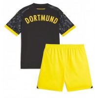 Borussia Dortmund Replika babykläder Bortaställ Barn 2023-24 Kortärmad (+ korta byxor)